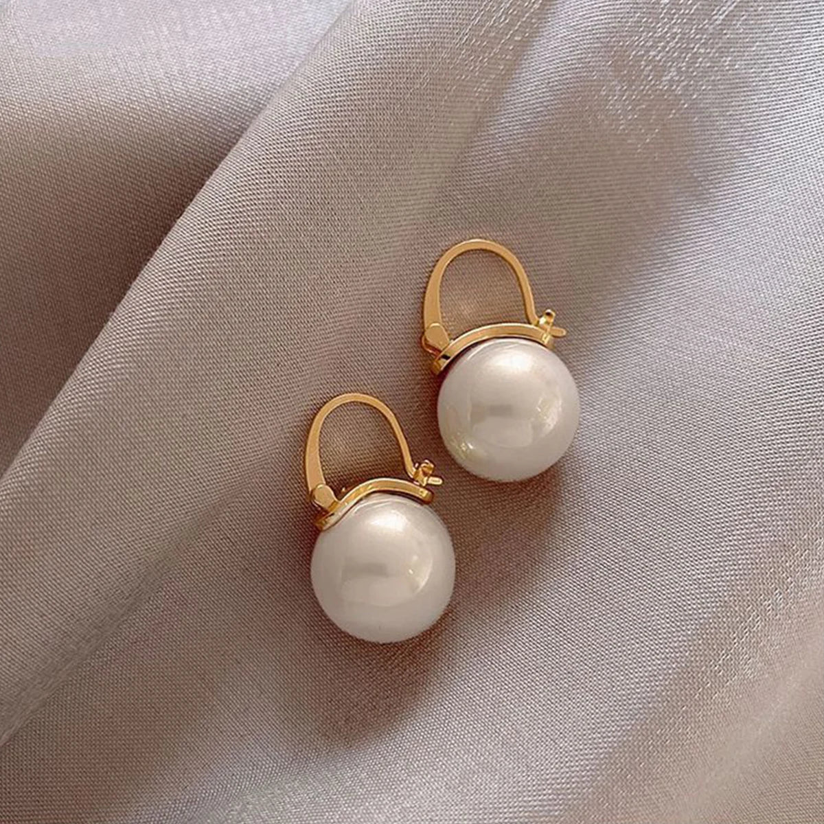 Women's Silver Needle Bow Studded With Diamond Pearl Earrings, Fashionable And Niche Design, High-end And Refreshing Earrings
