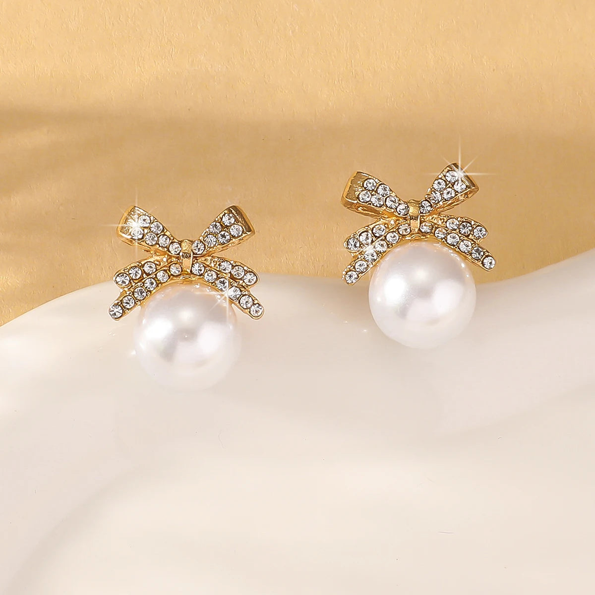 Women's Silver Needle Bow Studded With Diamond Pearl Earrings, Fashionable And Niche Design, High-end And Refreshing Earrings