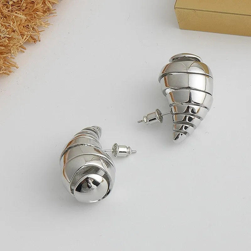 2026 New Fashion luxury Gold Color Zirconia Drop Earrings for Women Water Shape Copper Stud Earrings Women Fashion Jewelry