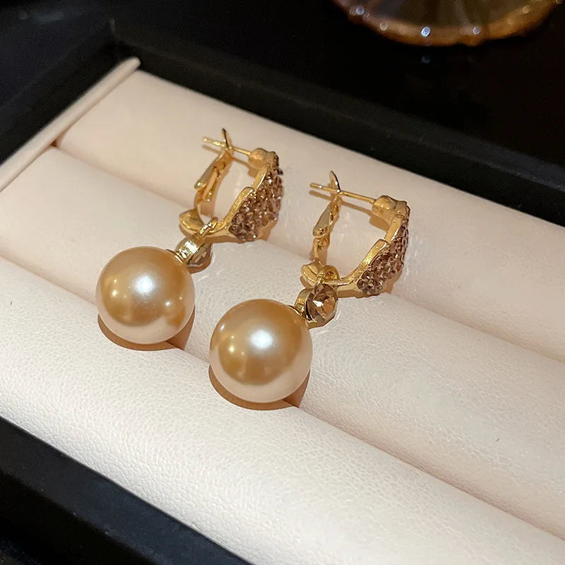 French Fashion Leaf Shaped Luxury Pendant Earrings for Women High-end Zircon Simulated Pearl Earrings Jewelry Accessories Gifts
