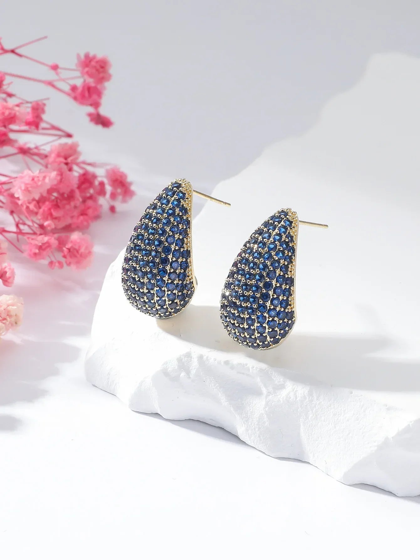 2026 New Fashion luxury Gold Color Zirconia Drop Earrings for Women Water Shape Copper Stud Earrings Women Fashion Jewelry