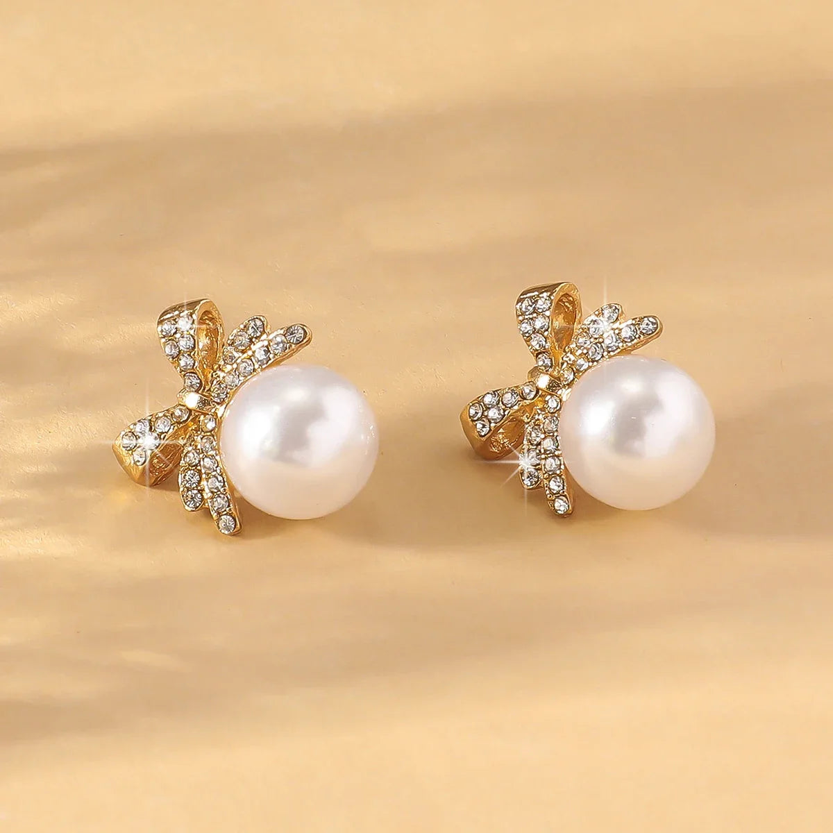 Women's Silver Needle Bow Studded With Diamond Pearl Earrings, Fashionable And Niche Design, High-end And Refreshing Earrings