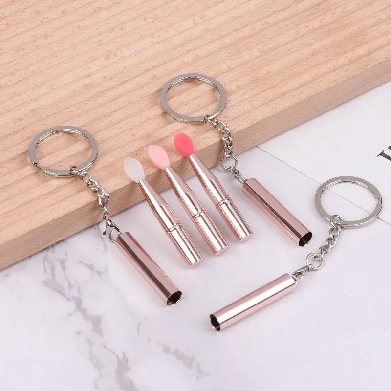 1pcs Portable Multifunctional Silicone Lip Brush With Cover Keychain Dustproof Lipstick Lipstick Brush Eye Shadow Brush