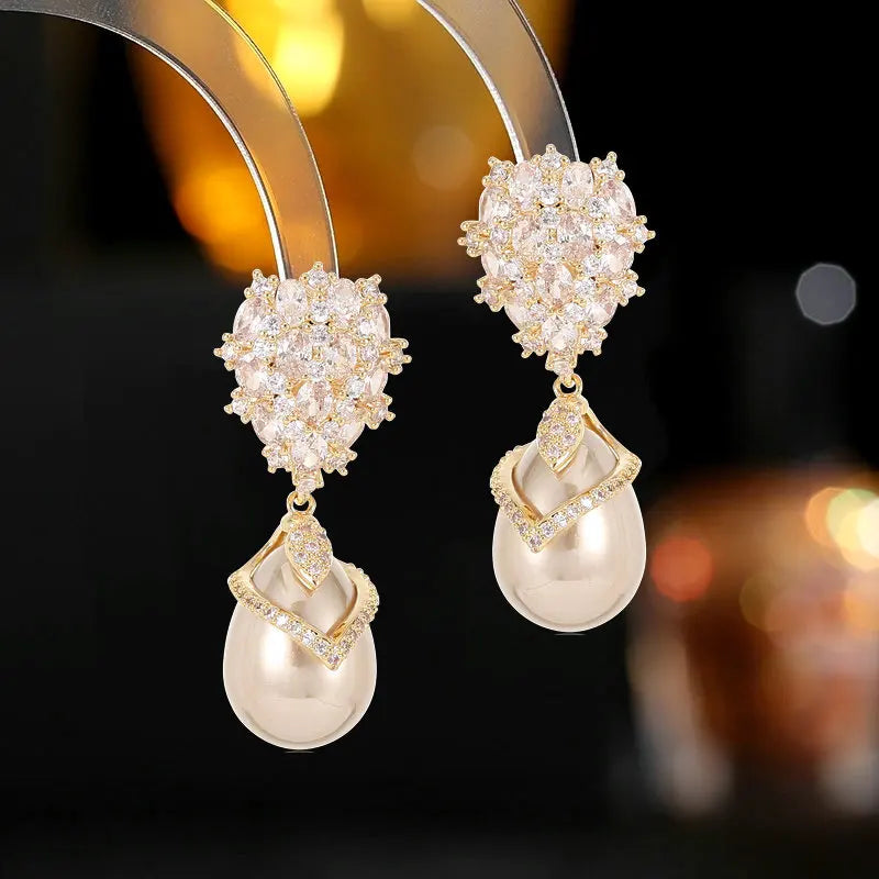 Inlaid Cubic Zirconia Earrings Elegant design Palace Style Droplet Imitation Pearl Like Women  Earrings