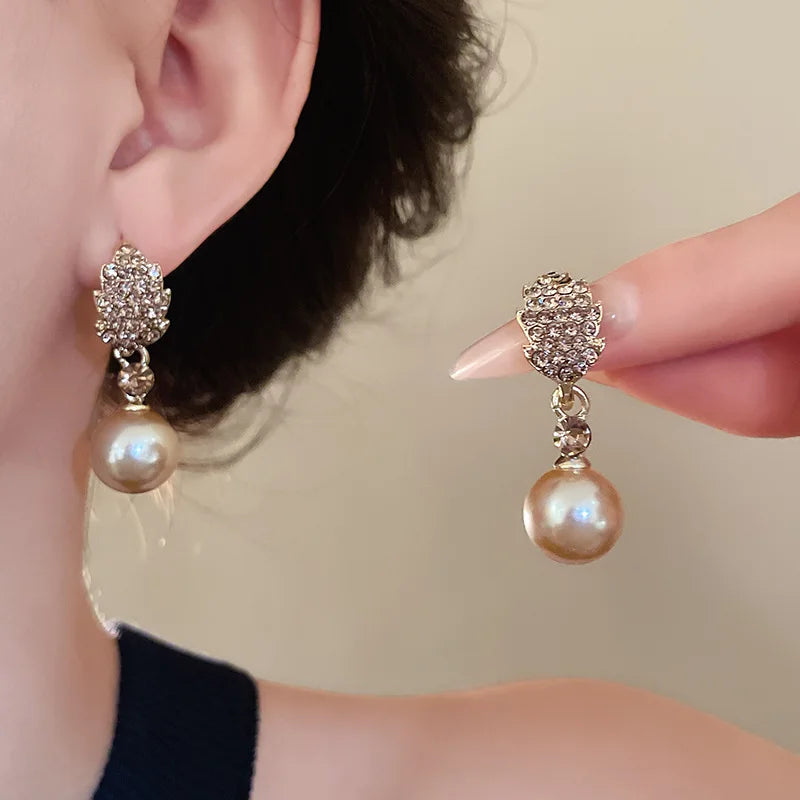 French Fashion Leaf Shaped Luxury Pendant Earrings for Women High-end Zircon Simulated Pearl Earrings Jewelry Accessories Gifts