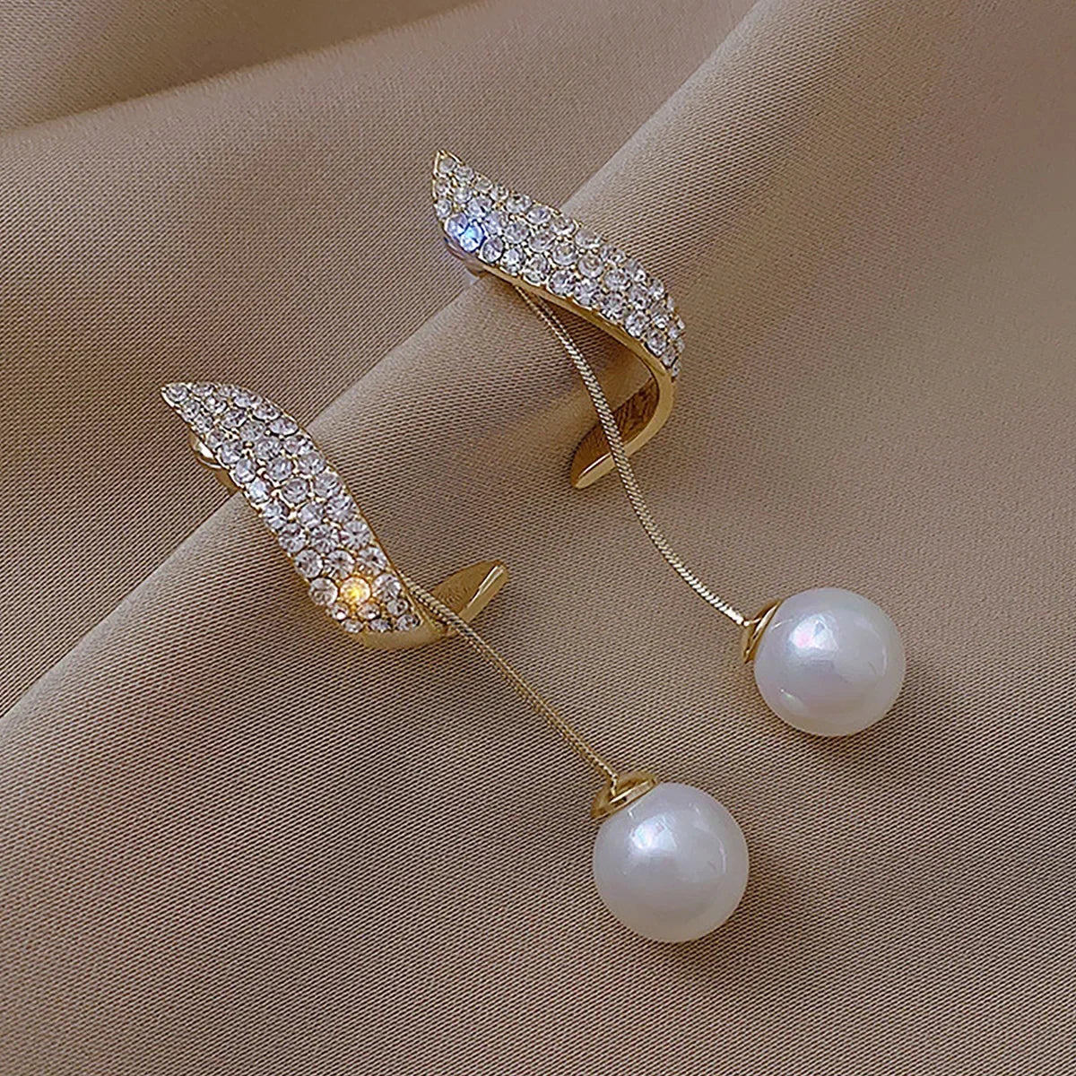 Women's Silver Needle Bow Studded With Diamond Pearl Earrings, Fashionable And Niche Design, High-end And Refreshing Earrings